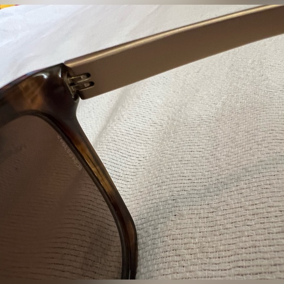 CHANEL Wayfarer Interlocking CC Logo Sunglasses - Picture 13 of 14